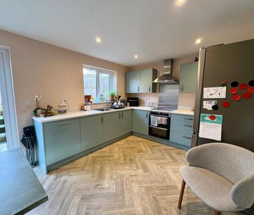 4 bedroom detached house to rent - Photo 5