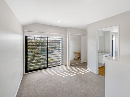 105 Caledonian Road, St. Albans - Photo 3