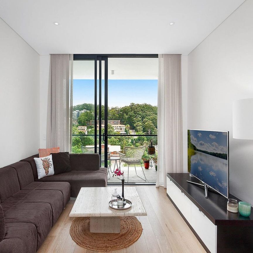 Elegant Living - Photo 1