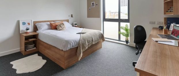 Accessible Gold Ensuite - Photo 1