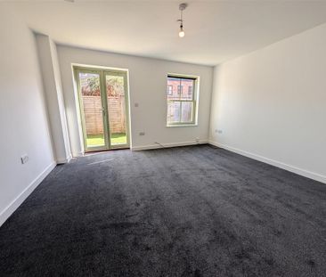 2 bedroom end of terrace house to rent - Photo 6