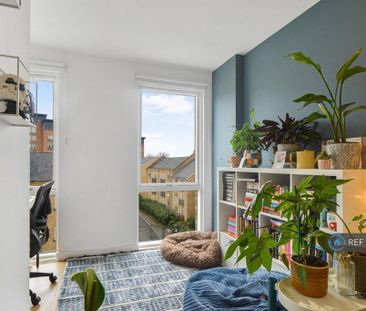 3 bedroom flat to rent - Photo 1