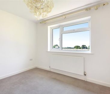 3 bedroom detached house to rent - Photo 4