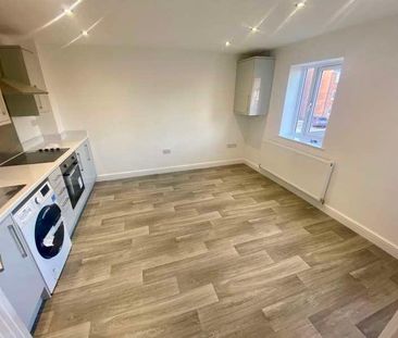 Elizabeth Court, Wakefield, WF2 - Photo 2