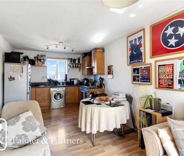 2 bedroom coach house to rent - Photo 4