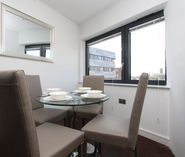 Room in a Shared Flat, Lambarde Square, SE10 - Photo 4