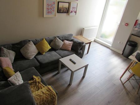 6 bedroom terraced house to rent - Photo 5