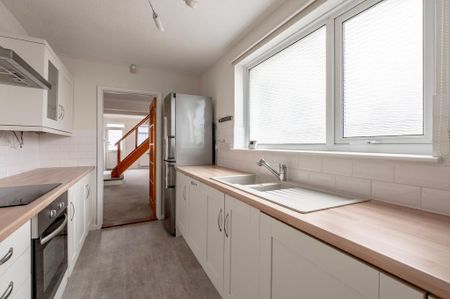 3 bedroom terraced house to rent - Photo 5