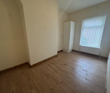 3 bedroom end of terrace house to rent - Photo 5