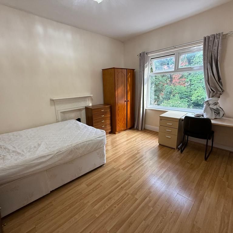 5 bedroom house to rent - Photo 1