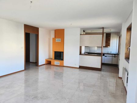 APPARTEMENT 4 PIECES CENTRE VILLE ET ASCENSEUR UN LOYER NET OFFERT ! - Photo 4