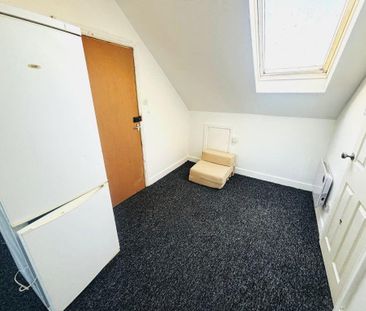 Studio to rent - Photo 6