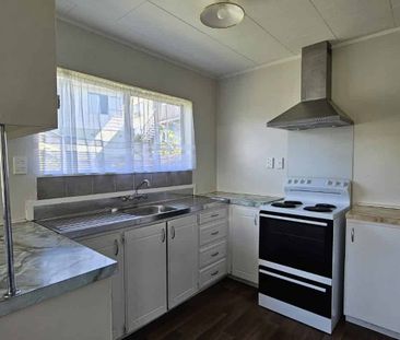 Tidy Three Bedroom In Kamo - Photo 3