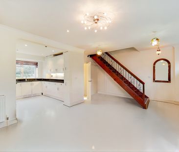 Heronsforde, Ealing, London, W13 - Photo 5