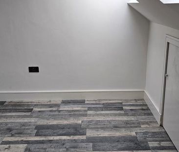 3 bedroom flat to rent - Photo 6