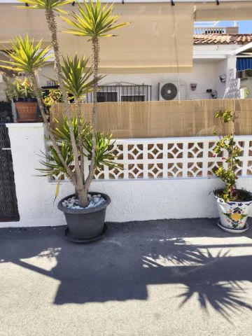 Alquiler de chalet adosado en Urbanizaciones - Foto 3