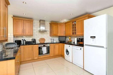 Eagle Way, Shoeburyness, Essex, SS3 - Photo 3