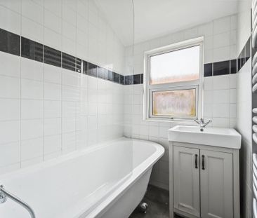 5 bedroom semi-detached house to rent - Photo 2