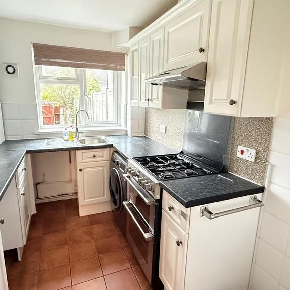 3 bedroom terraced house to rent - Photo 1