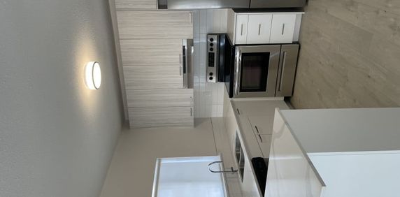 Nassau House - Photo 2