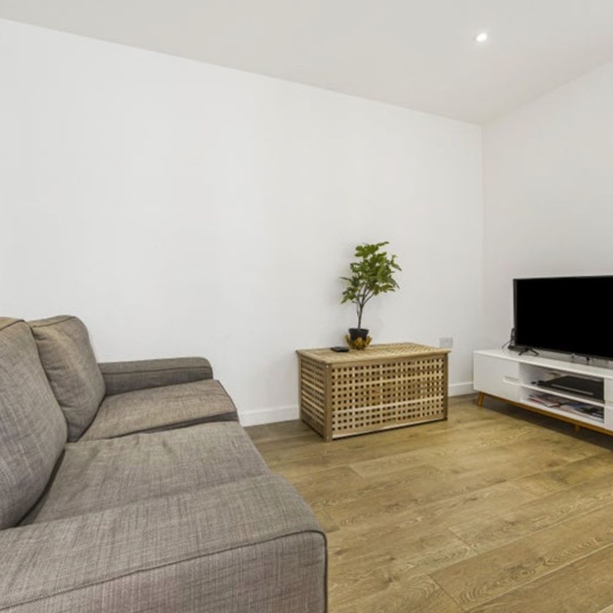 Room in a Shared Flat, Epstein Square, E14 - Photo 1