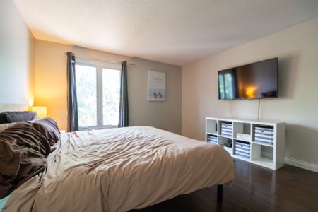 For Lease - 120 Centre Street Unit# 101, London South, Ontario - Photo 4