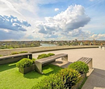 Queens Wharf, Crisp Road, Hammersmith, London, W6 - Photo 1