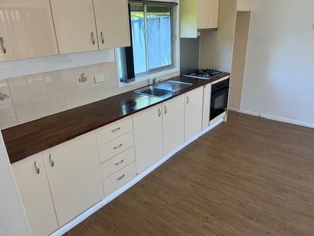 Private Villa Home - Photo 5