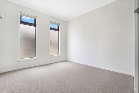 17 Bodega Walk, Brookfield VIC 3338 - Townhouse For Rent | Domain - Photo 3