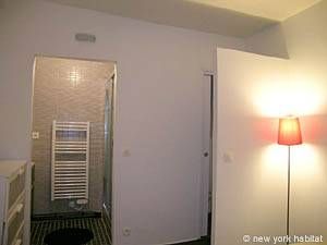 Logement à Paris, Location meublée - Photo 5