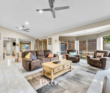 A Family-Friendly Gem With All the Space You’ve Been Dreaming Of! 🏡✨ - Photo 5