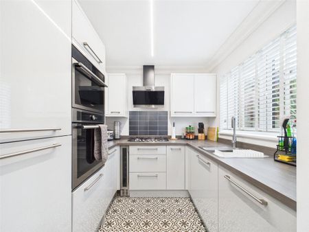 2 bedroom terraced house to rent - Photo 3