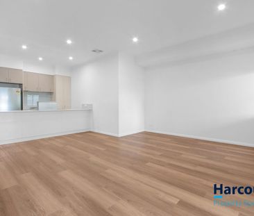 Modern, Stylish and Convenient Family Home - Photo 2
