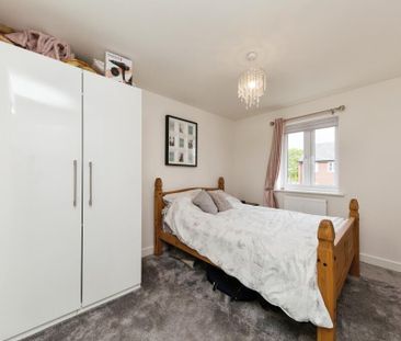 3 bedroom mews to rent - Photo 3