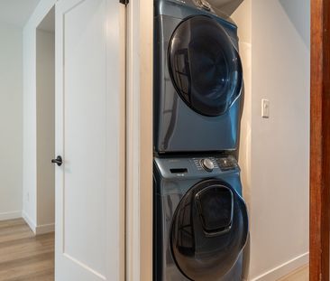 $1,899 / 3 br / 1 ba / 41 Burlington St E unit 1 - Photo 4