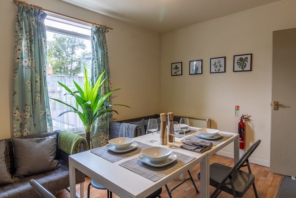 5 Bed Student Accommodation - Photo 1