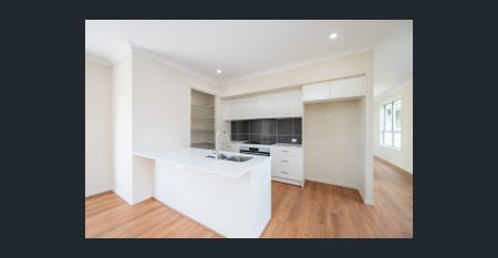 Brand New Built home with 6.6kw Solar System - Photo 3