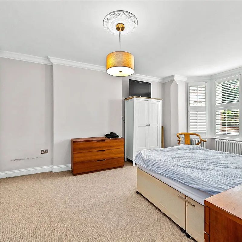 3 bedroom flat in Richmond - Photo 1