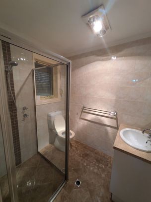 Large and Well Presented Family Home. - Photo 1