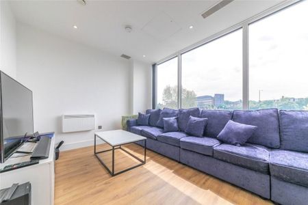 Studio to rent - Photo 3