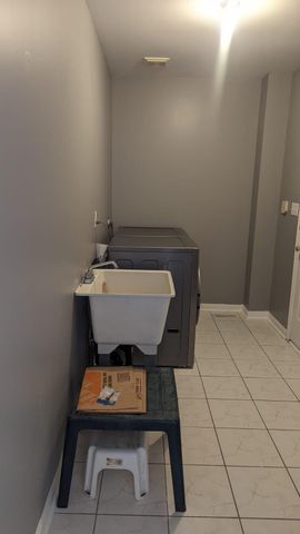 For Lease - 7149 Sunthorpe Lane Unit# (UPPER), Mississauga, Ontario - Photo 3