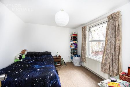 4 bedroom terraced house to rent - Photo 3