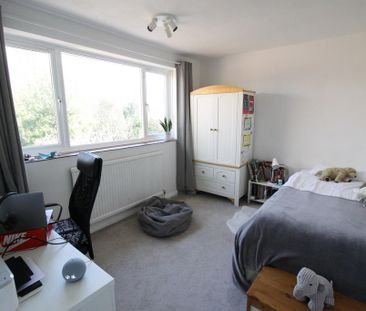 4 bedroom semi-detached house to rent - Photo 6