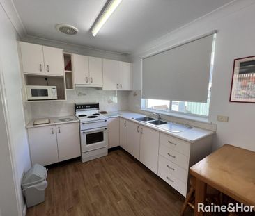 Charming Semi-Furnished 2 Bedroom Unit - Photo 2