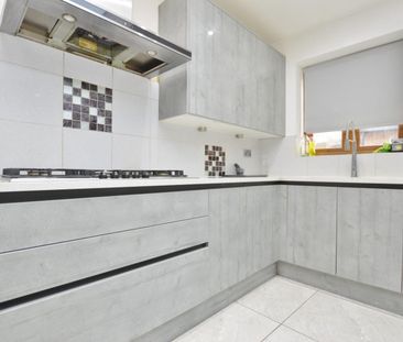 3 bedroom House To Let - Photo 6