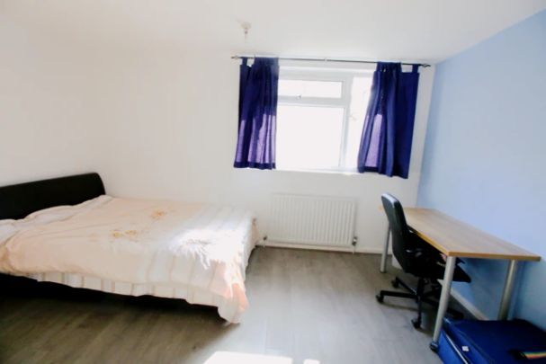 3 Bed / 1 Bath - Photo 1