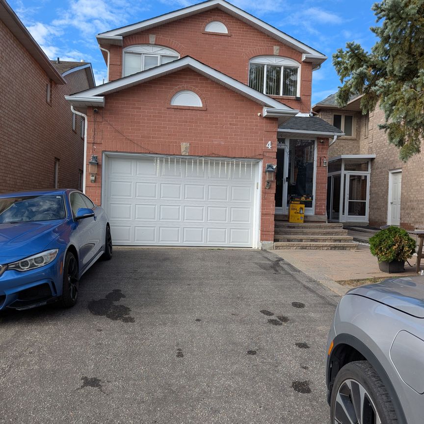 For Lease - 4 Bayel Crescent, Richmond Hill, Ontario - Photo 1
