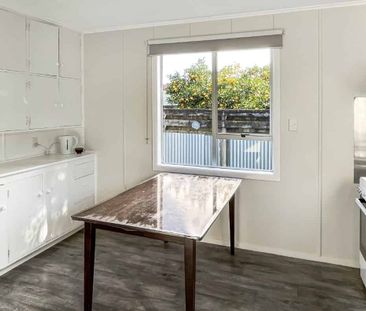 WEST END - 3 BEDROOM - Photo 5