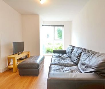 6 bedroom semi-detached house to rent - Photo 2