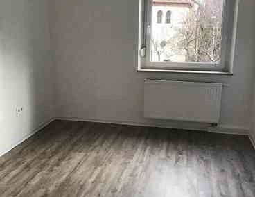 Renovierter Altbaucharme in ruhiger Lage! 3-Zimmer-Wohnung sucht Sie - Foto 1
